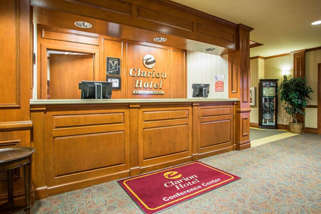 Clarion Hotel & Conference Center Toms River Beltér fotó
